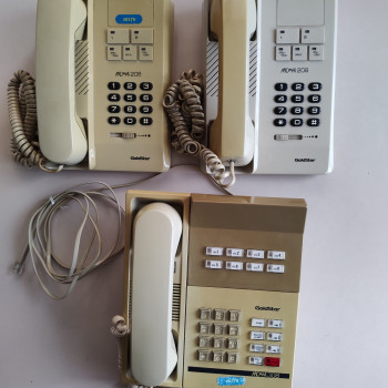 vendo tre apparecchi telefonici KROMAX