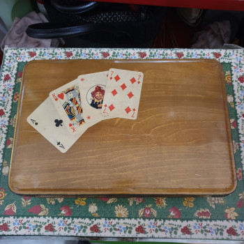 Scatola latta vintage dipinta a tema carte da gioco