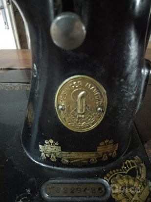 Antica macchina per cucire  foto-67391