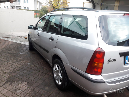 Ford Focus 1.8 SW con gancio da traino omologato foto-68667