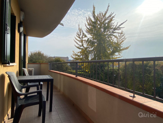 MOLTO LUMINOSO ED IN ECCELLENTE STATO D'USO foto-69742