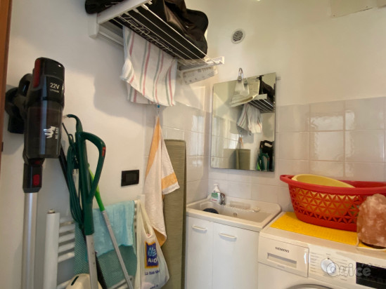 MOLTO LUMINOSO ED IN ECCELLENTE STATO D'USO foto-69747