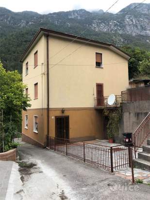 Porzione di Casa S. Floriano VITTORIO V.to a Vittorio Veneto foto-11122