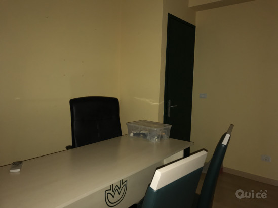 Negozio adiacente al centro foto-11267