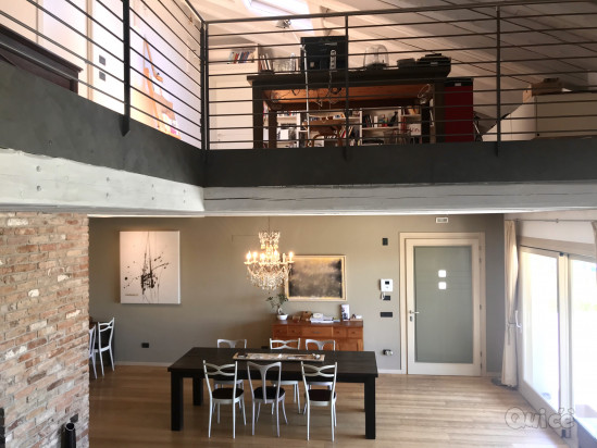 Elegante Villa in posizione dominante . foto-72777