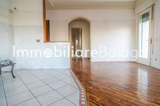 MIDI A DUE PASSI DAL CENTRO DI PAESE a Paese foto-107719