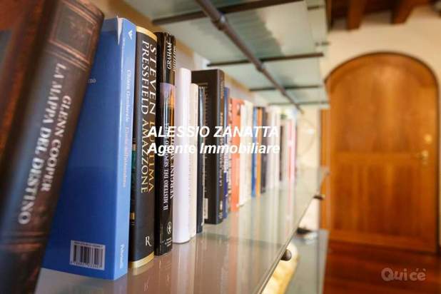 Bicamere ultimo piano in villa con parco secolare a San Biagio di Callalta foto-107901