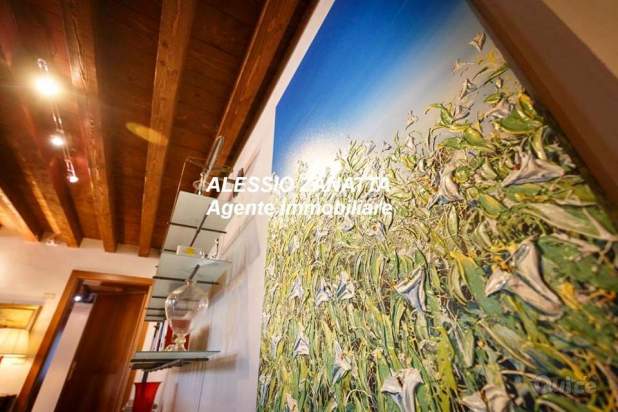 Bicamere ultimo piano in villa con parco secolare a San Biagio di Callalta foto-107902