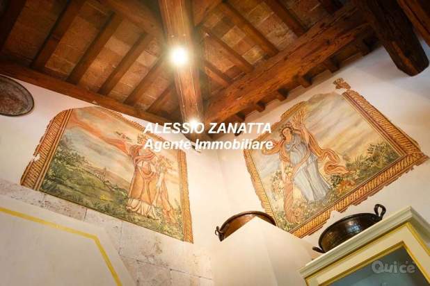 Bicamere ultimo piano in villa con parco secolare a San Biagio di Callalta foto-107907