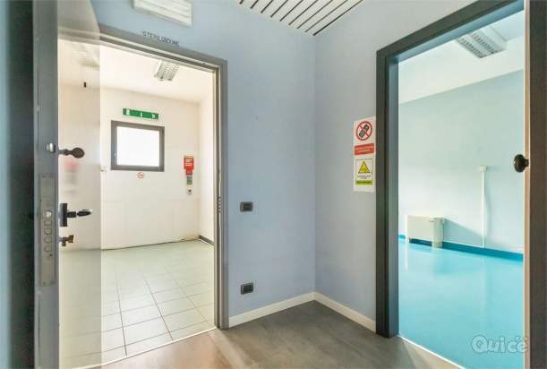 SPAZIO COMMERCIALE IN POSIZIONE STRATEGICA a Treviso foto-107942