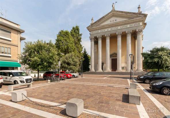 SPAZIO COMMERCIALE IN POSIZIONE STRATEGICA a Treviso foto-107933