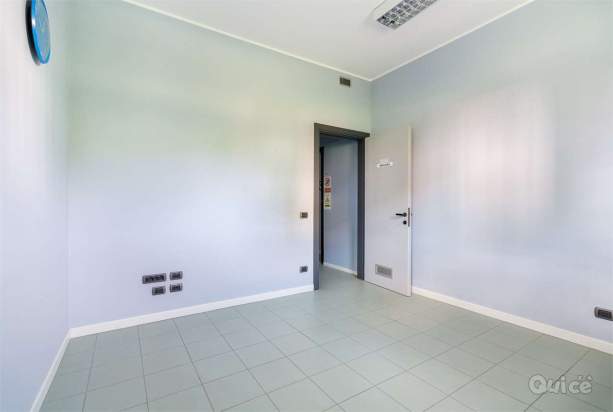 SPAZIO COMMERCIALE IN POSIZIONE STRATEGICA a Treviso foto-107945