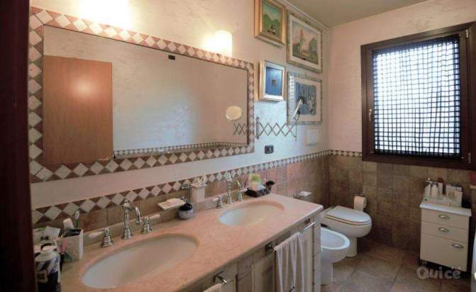 MERAVIGLIOSO DUE CAMERE CON GIARDINO PRIVATO a Treviso foto-108033