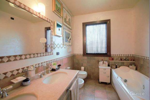 MERAVIGLIOSO DUE CAMERE CON GIARDINO PRIVATO a Treviso foto-108032