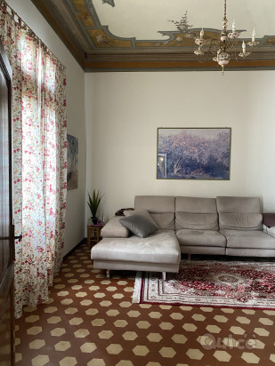 Villa del 900 con annesso capannone foto-130013