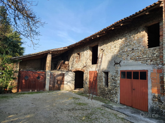 PRIVATO vende rustico da ristrutturare foto-133247