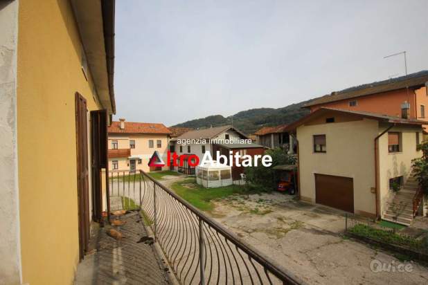 Porzione di testa in corte da ristrutturare. Grand a Borgo Valbelluna foto-153053