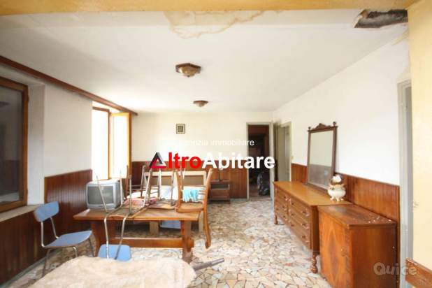 Porzione di testa in corte da ristrutturare. Grand a Borgo Valbelluna foto-153044