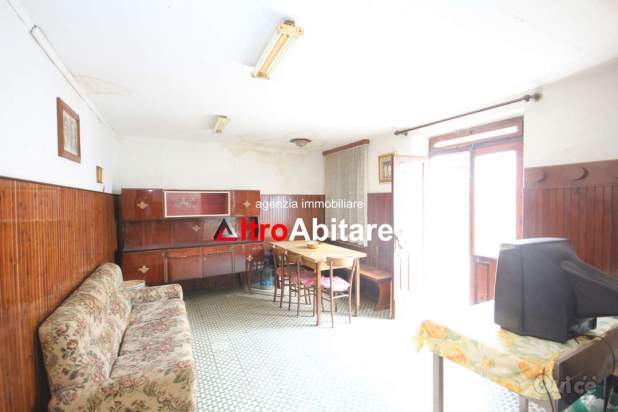 Porzione di testa in corte da ristrutturare. Grand a Borgo Valbelluna foto-153041