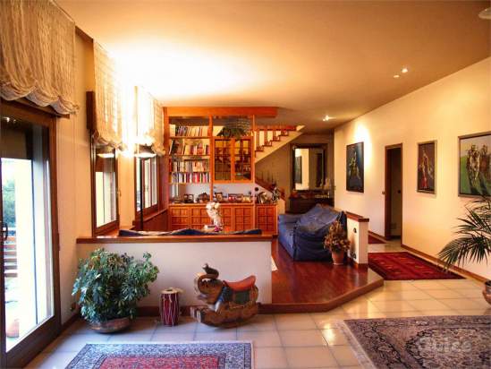 VILLA CON PARCO A VITTORIO VENETO a Vittorio Veneto foto-13933