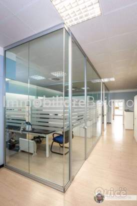 COMODISSIMO SPAZIO COMMERCIALE DIREZIONALE 240 MQ a Spresiano foto-171271