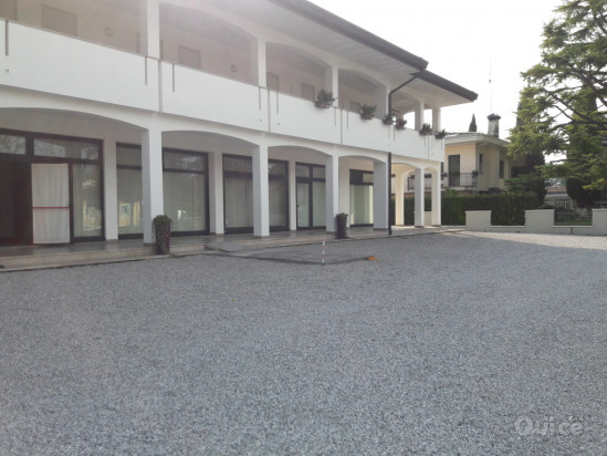 Negozio zona di forte passaggio foto-2451