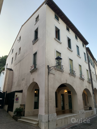 Negozio in zona di pregio storico foto-2455