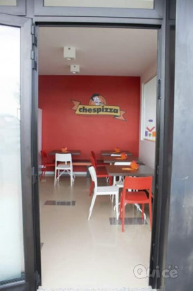 Interessante attività di pizza al taglio foto-2462