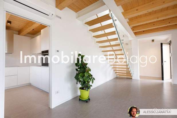 Singola da sogno con 1000 mq di giardino privato a Casier foto-241202