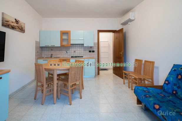 Lignano, ampio trilocale con doppi servizi, posizione centrale foto-267026