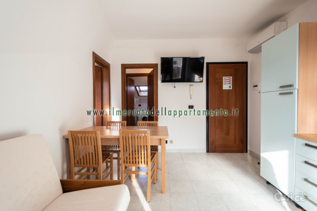 Lignano, appartamento trilocale mansardato tra il centro e la spiaggia foto-267039