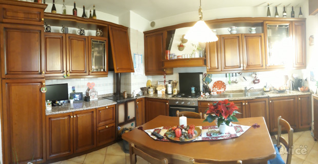 Cucina con forno ancora in garanzia foto-30763