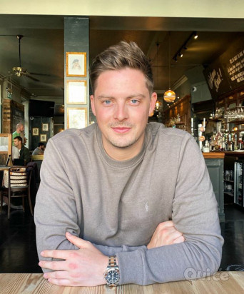 Sono inglese, cerco una donna per una relazione seria foto-31118