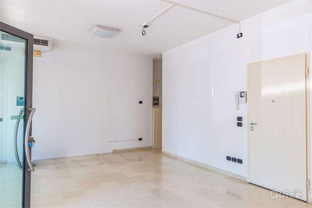 NEGOZIO DI 49 MQ IN CENTRO A PIEVE DI SOLIGO a Pieve di Soligo foto-280373