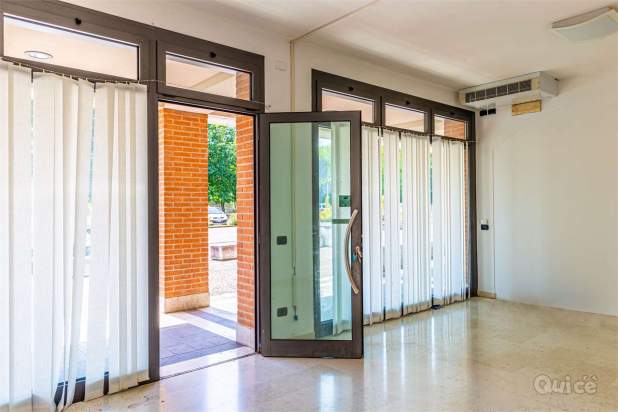 NEGOZIO DI 49 MQ IN CENTRO A PIEVE DI SOLIGO a Pieve di Soligo foto-280372