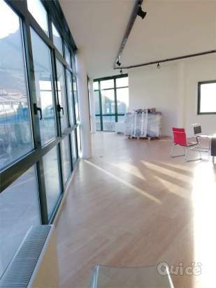 Ufficio prestigioso nella zona di Ala a Ala foto-305708