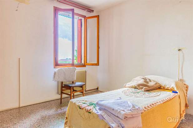 COMPLESSO RUSTICO DI 500MQ CON 700MQ DI SCOPERTO a Orsago foto-310589