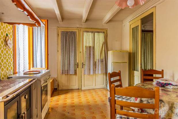 COMPLESSO RUSTICO DI 500MQ CON 700MQ DI SCOPERTO a Orsago foto-310584