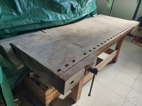 Vecchio banco da falegname  foto-324300