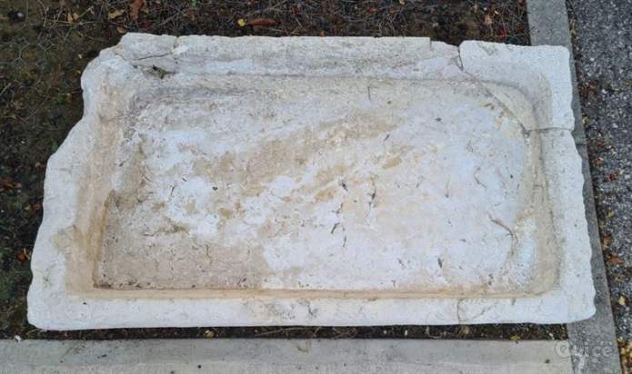 SECCHIAIO / LAVANDINO IN PIETRA foto-330596