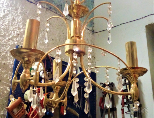 LAMPADARIO DORATO CON GOCCE DI CRISTALLO A 3 PUNTI LUCE foto-39622