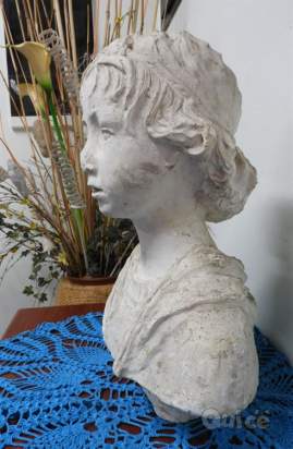 Busto / Volto in gesso fanciulla mezzo busto foto-40594