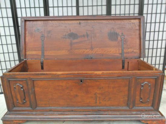 Cassapanca in noce del 1700  foto-22187