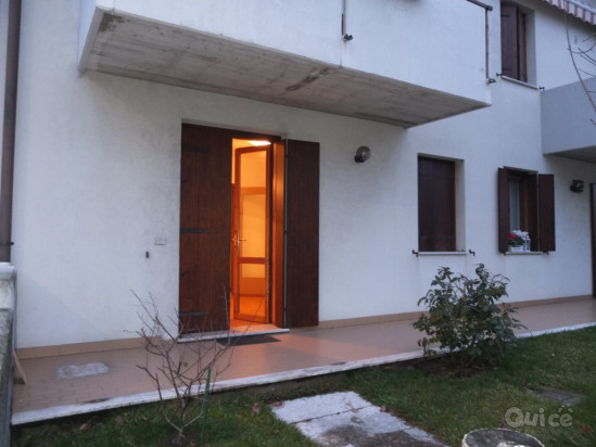 Appartamento due camere piano terra con giardino foto-22868