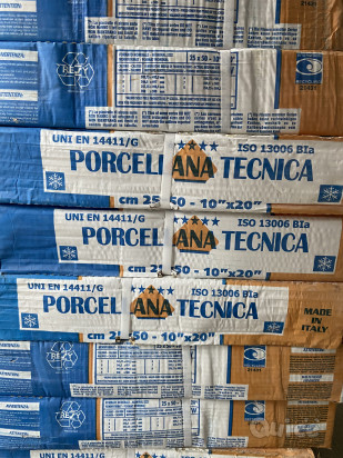 Mattonelle Piastrelle gres porcellanato lappato 25x50cm / TOT 43mq foto-360380