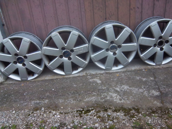 vendo cerchi in lega Ford foto-364413