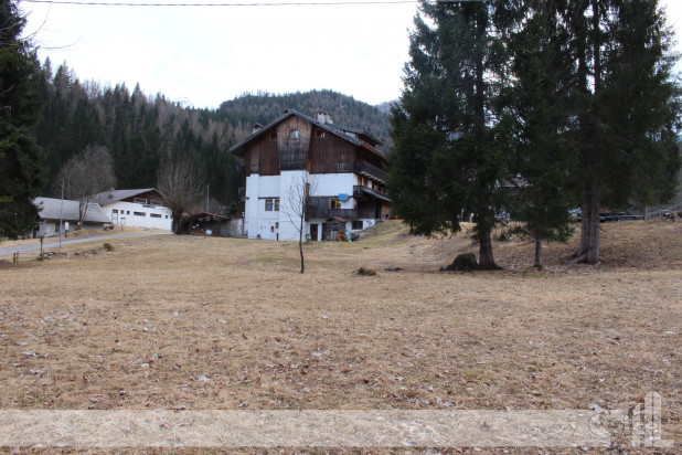 RIF. 529 - TERRENO EDIFICABILE RESIDENZIALE A FORNO DI ZOLDO foto-23464
