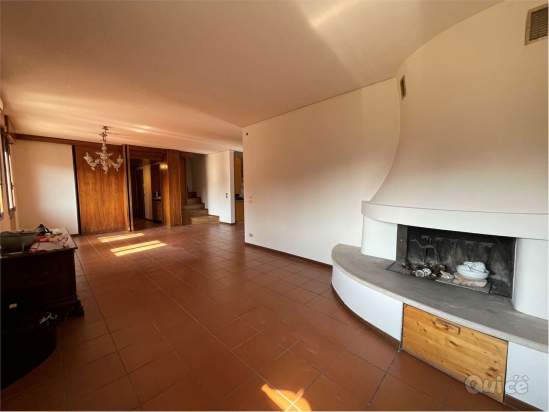 APPARTAMENTO CON SPLENDIDO TERRAZZO AI FRATI a Vittorio Veneto foto-368398