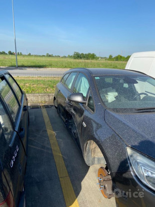 opel astra per pezzi di ricambio  foto-23578
