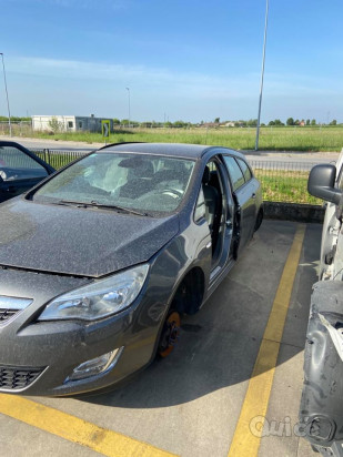 opel astra per pezzi di ricambio  foto-23576